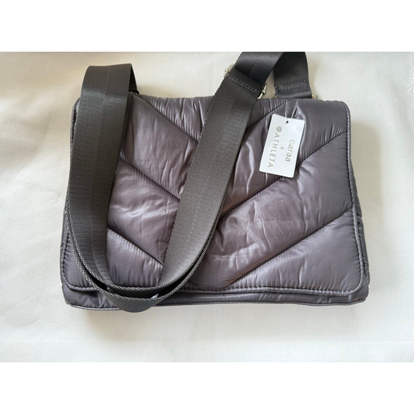 NWT Caraa x Athleta Quilted Convertible Crossbody Bag Gray Puffer - Picture 3 of 8